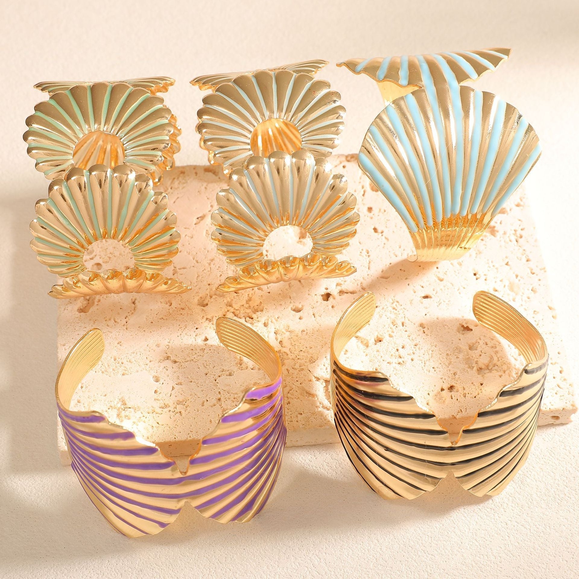 Women's bangle with elegant shell design Fashion Glam-Fashion Glam