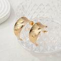 Women's bangles made of high-quality metal with an elegant wave pattern Fashion Glam-Fashion Glam