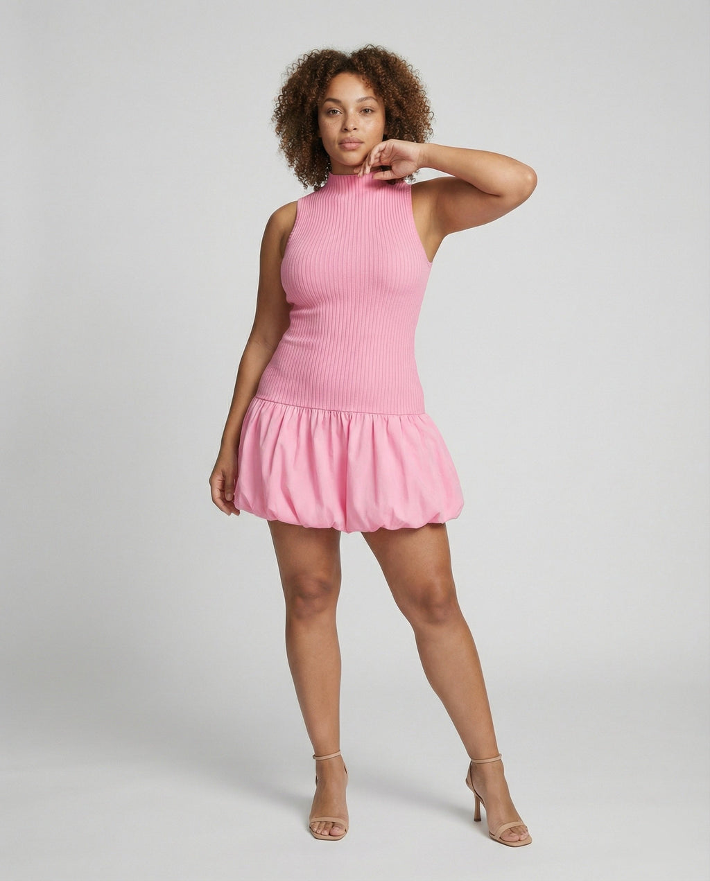 Women’s dress with sleeveless, figure-hugging top and voluminous skirt-Fashion Glam