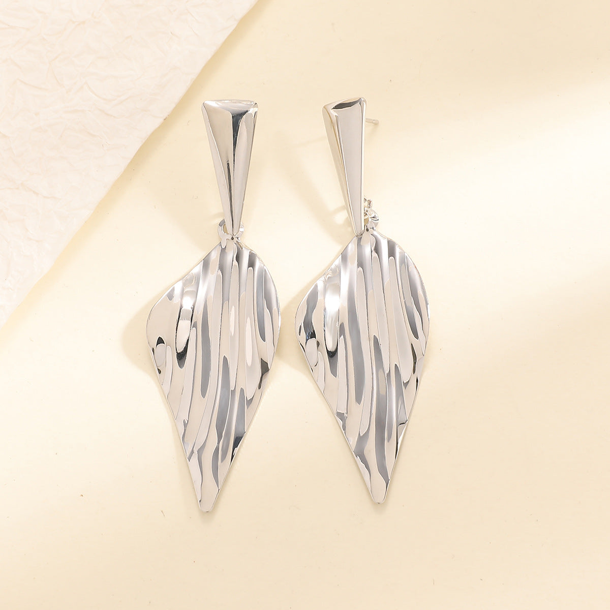 Women's Hanging Earrings in Stylish Leaf Design Fashion Glam-Fashion Glam